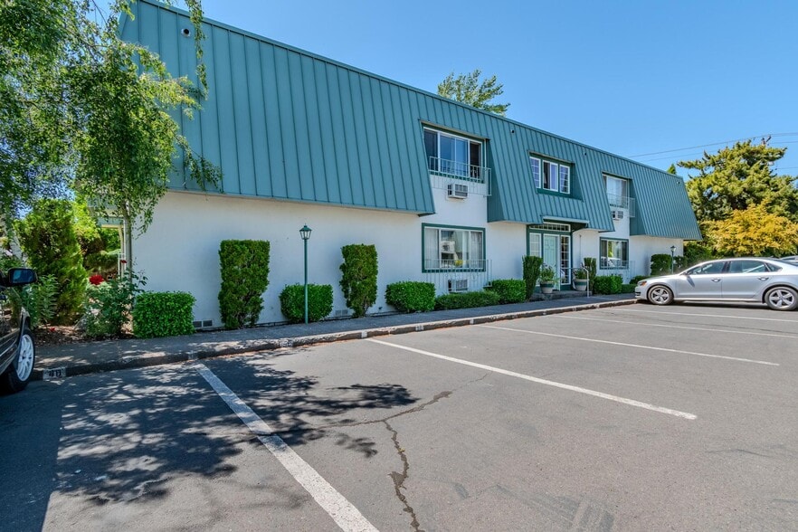 More Photos Of 349 W Pine St, Central Point Apartments For Sale