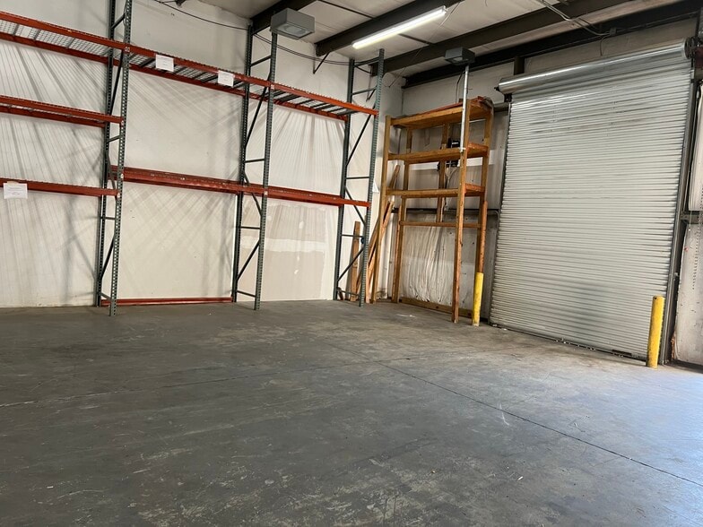 More Photos Of 450 S Cemetery St, Norcross Warehouse For Lease