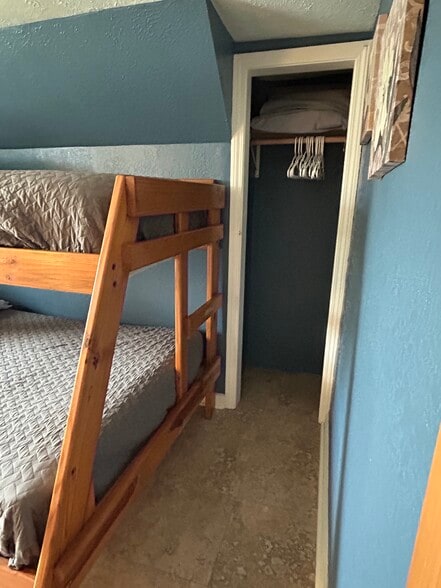 More Photos Of 332 E Onota St, Munising Hotel For Sale