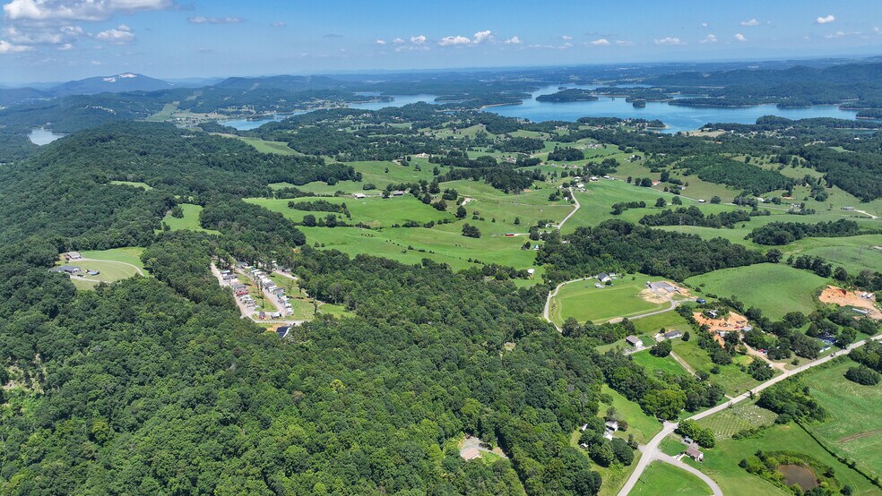 More Photos Of 180 Lakeland Ridge Rd, Bean Station Specialty For Sale
