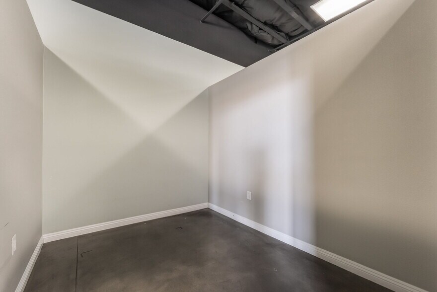 More Photos Of 8665 S Eastern Ave, Las Vegas Office For Lease