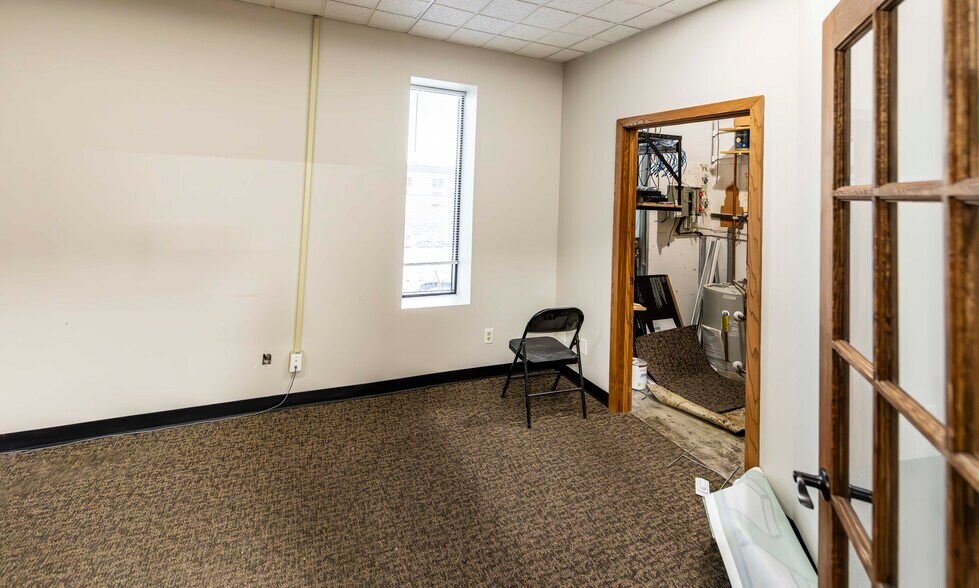 More Photos Of 1119 N 42nd St, Grand Forks Office For Lease