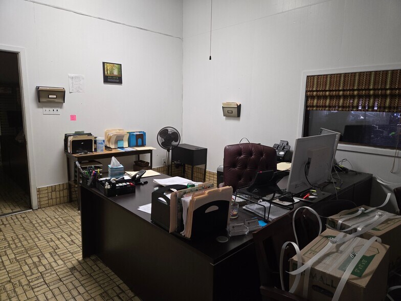 More Photos Of 658 Omaha Dr, Corpus Christi Industrial For Sale