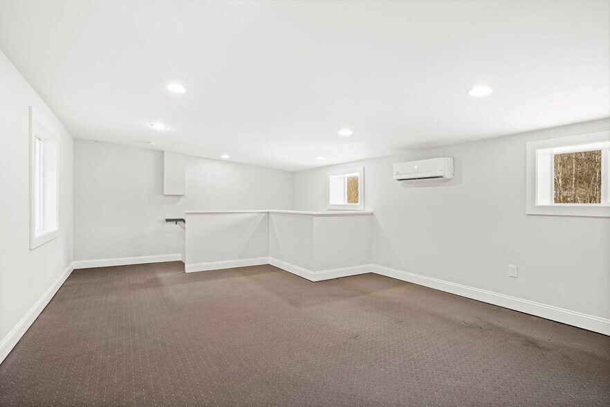 More Photos Of 77 S Main St, Newtown Warehouse For Lease