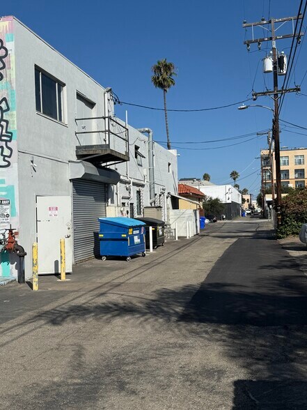 More Photos Of 208 S Coast Hwy, Oceanside Storefront For Lease
