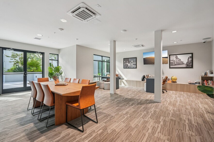 More Photos Of 1010 11th St, Sacramento Apartments For Lease
