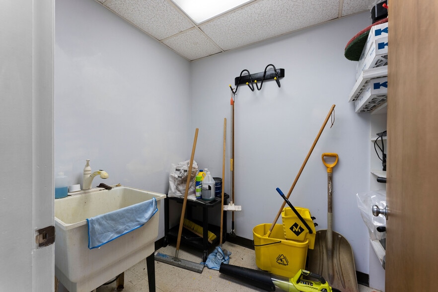 More Photos Of 112 Old Mill Rd, Cartersville Research And Development For Sale