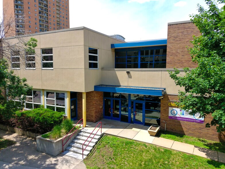 More Photos Of 109 9th St E, Saint Paul Daycare Center For Sale