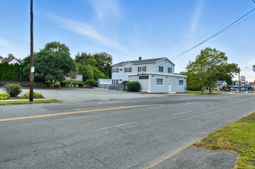 More Photos Of 485 Main St, Springfield Storefront Retail Residential For Sale