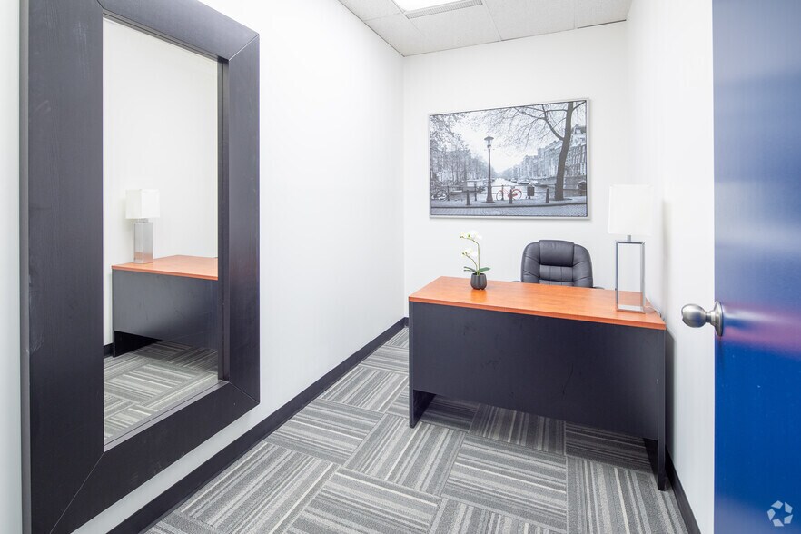 More Photos Of 120 Eglinton Ave E, Toronto Medical For Lease