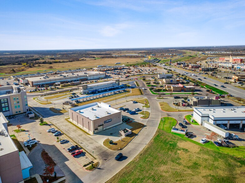 More Photos Of 214 Market Center Dr, Terrell Freestanding For Sale