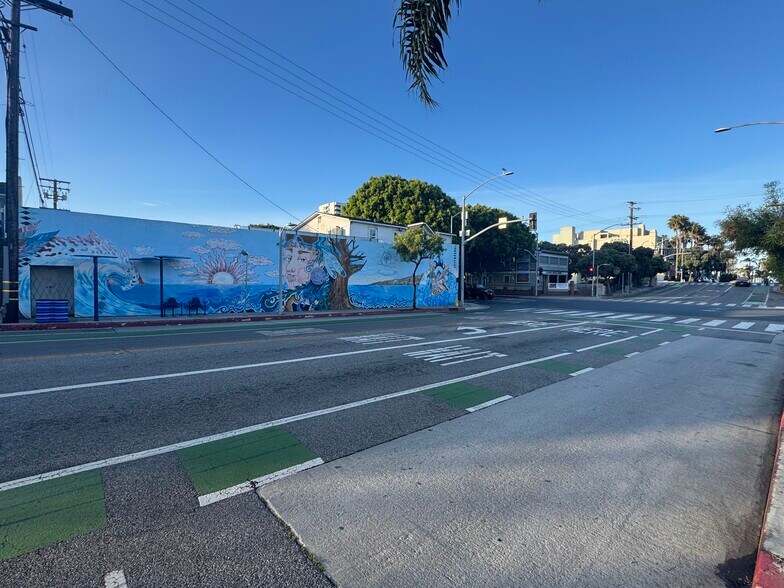 More Photos Of 2615-2619 Main St, Santa Monica Freestanding For Lease
