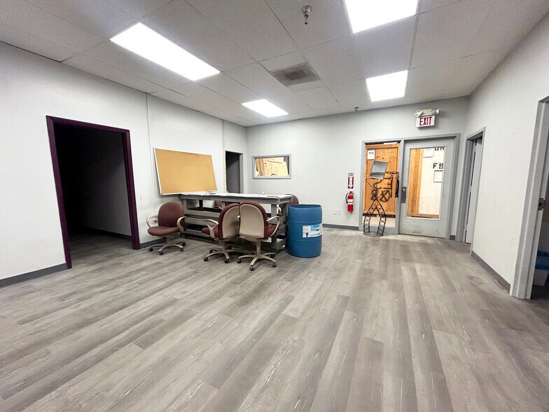 More Photos Of 1000 California Ave, Pittsburgh Warehouse For Lease