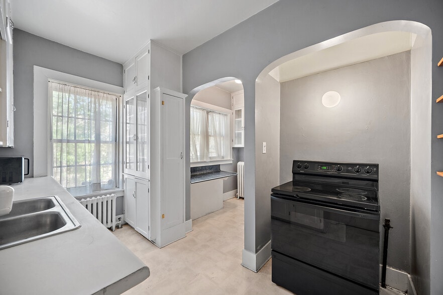 More Photos Of 33 W Willamette Ave, Colorado Springs Multifamily For Sale