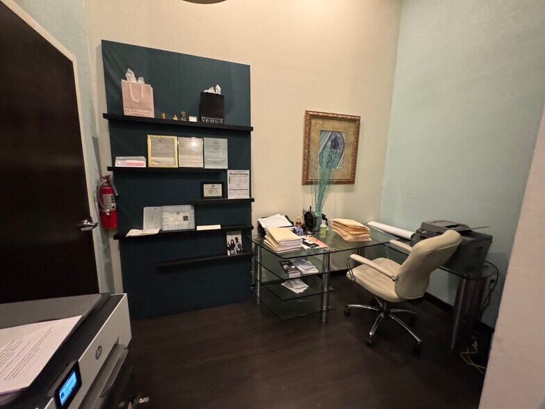 More Photos Of 2140 W Grande Blvd, Tyler Medical For Lease