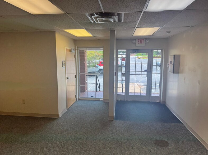 More Photos Of 1009 Grove Rd, Greenville Medical For Lease