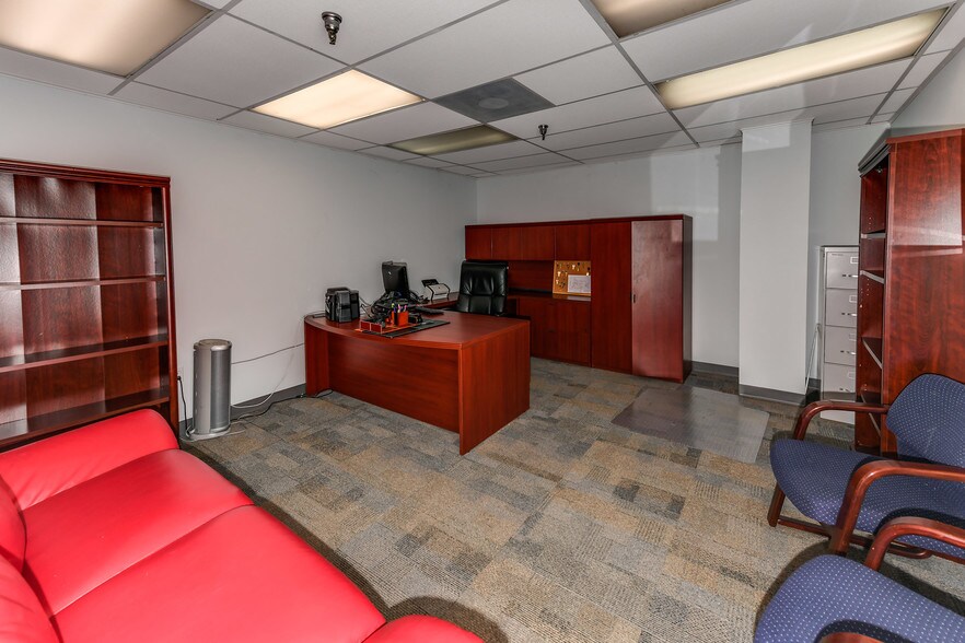 More Photos Of 2313 W Violet, Tampa Medical For Lease