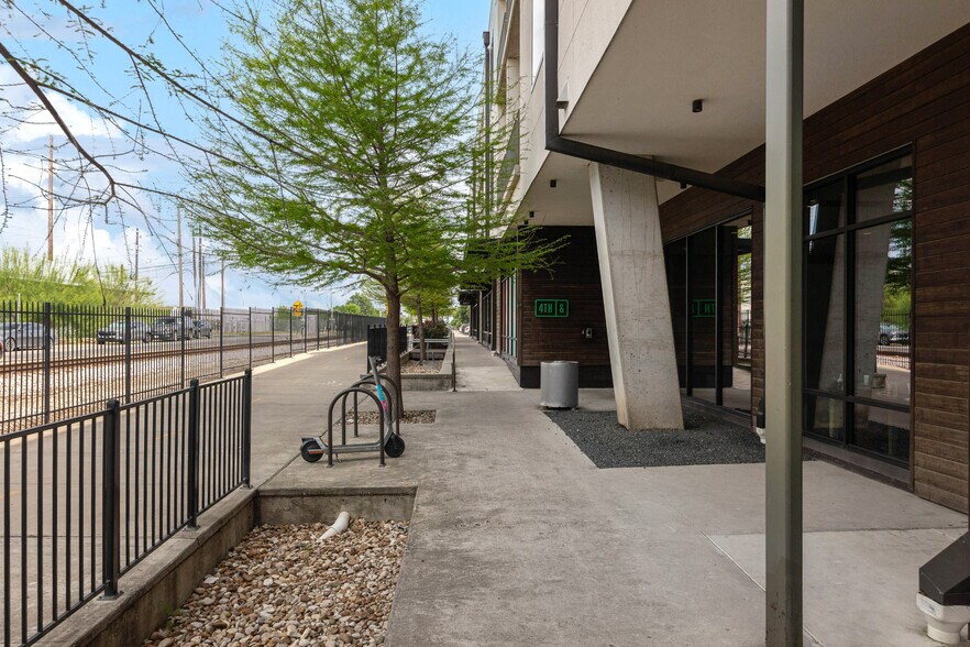 More Photos Of 1800 E 4th St, Austin Multifamily For Sale