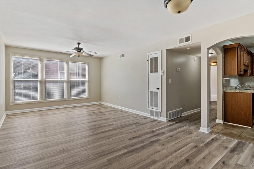 More Photos Of , Memphis Multifamily For Sale