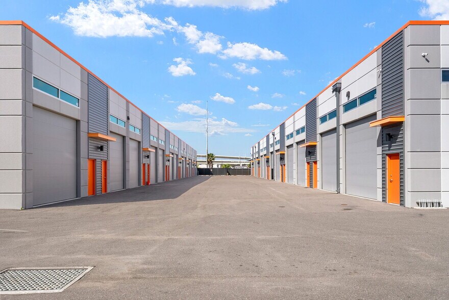 More Photos Of 1111 N 34th St, Tampa Self Storage For Sale