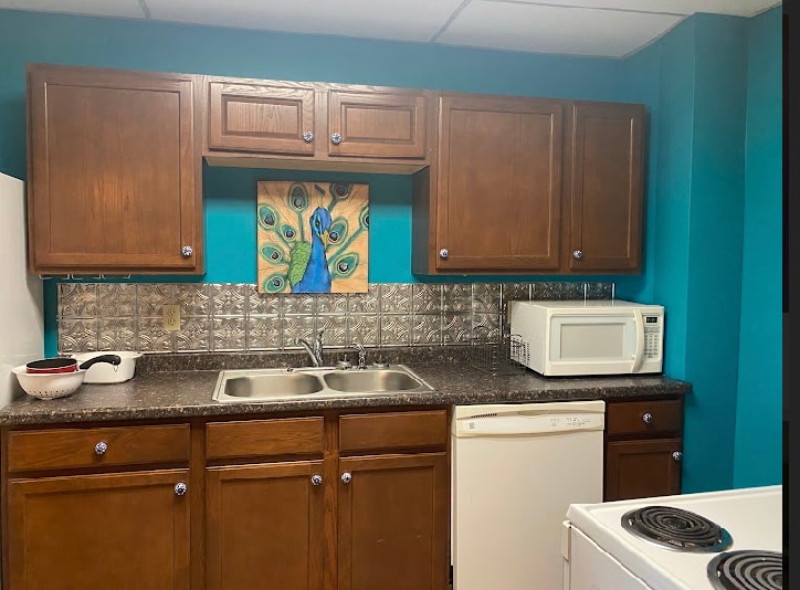 More Photos Of 400 W 15th Ave, Emporia Apartments For Sale