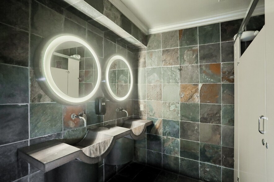 More Photos Of 634 Camp Horne Rd, Pittsburgh General Retail For Sale