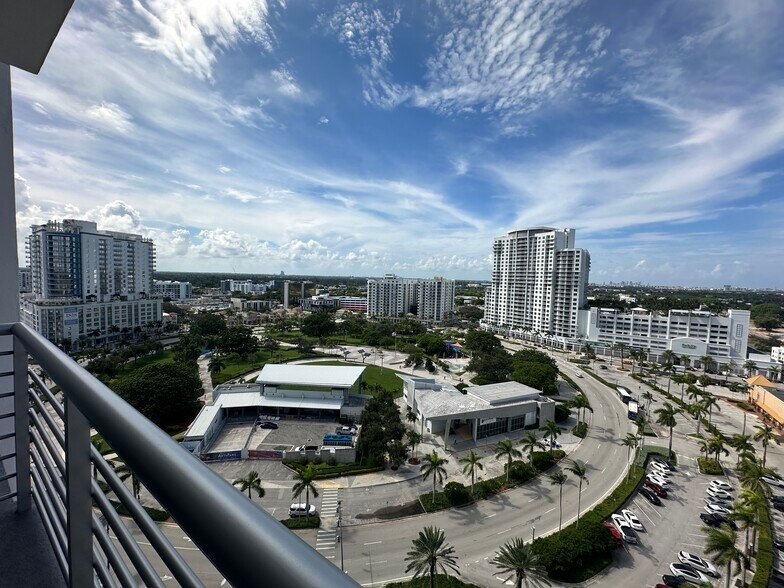 More Photos Of 1720 Harrison St, Hollywood Office Residential For Sale