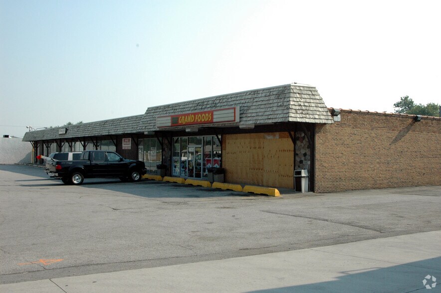 More Photos Of 6823-6837 Grand Ave, Hammond Storefront For Sale
