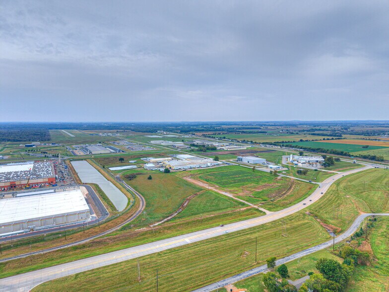 More Photos Of 1220 SE 9th St, Pryor Apartments For Sale