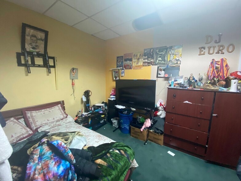 More Photos Of 467 Main St, Orange General Retail For Sale