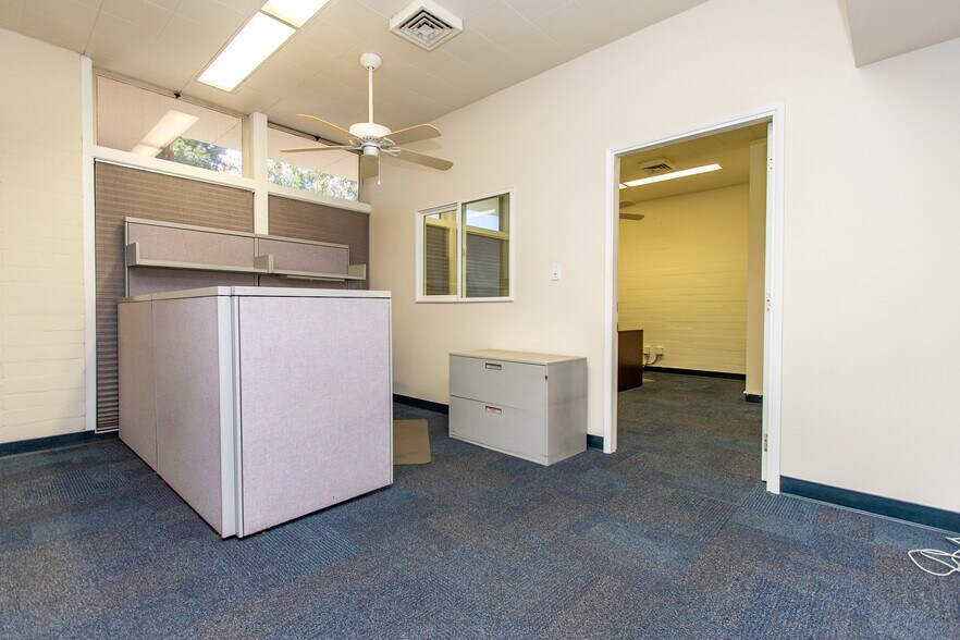 More Photos Of 971 E Broadway Ave, Atwater Office For Lease