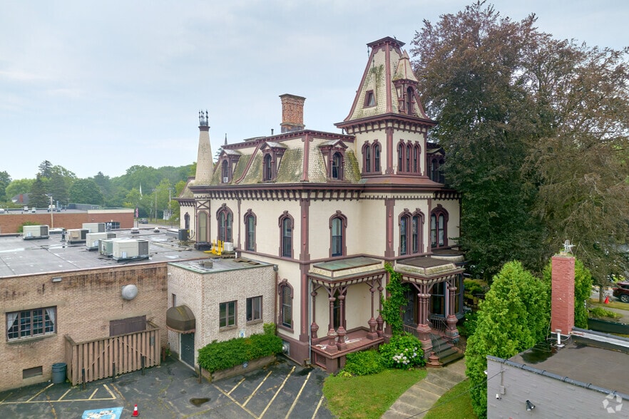 More Photos Of 1 E Church St, Fairport Restaurant For Sale