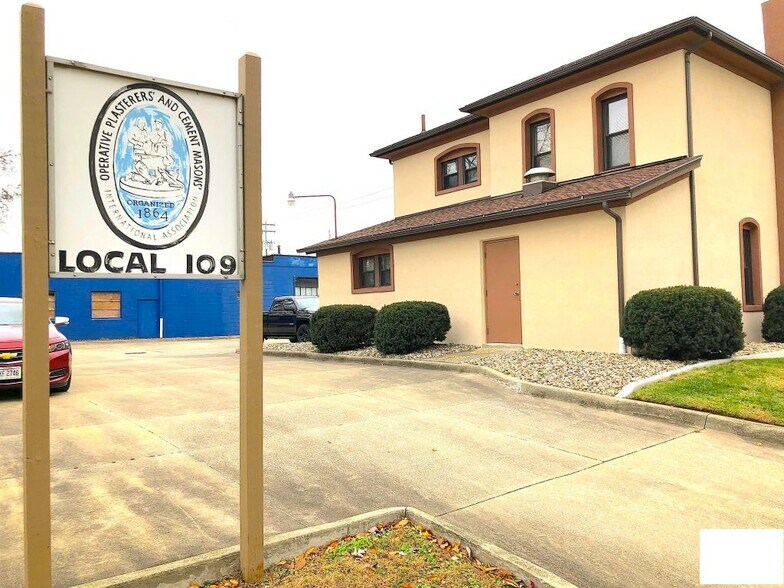 More Photos Of 2046 S Main St, Akron Office For Lease