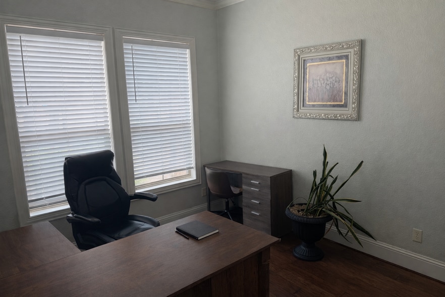 More Photos Of 4016 Gateway Dr, Colleyville Office For Sale