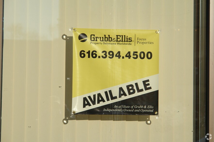 109 E Main Ave, Zeeland, MI 49464 Retail For Lease