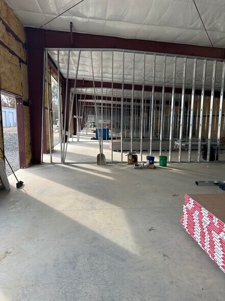 More Photos Of 10083 Patterson Park Rd, Ashland Light Distribution For Lease