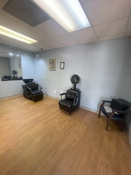 More Photos Of 2021 Art Museum Dr, Jacksonville Loft Creative Space For Sale