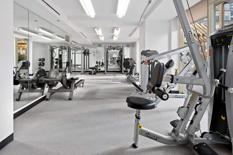 More Photos Of 747 N Wabash Ave, Chicago Apartments For Lease