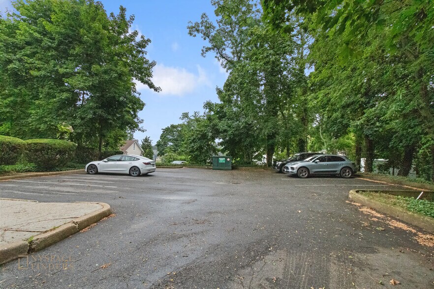 More Photos Of 60 E Main St, Kings Park Office For Lease