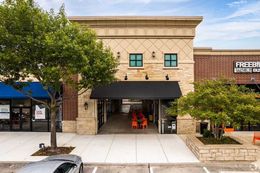 More Photos Of 8240 Preston Rd, Plano Unknown For Lease