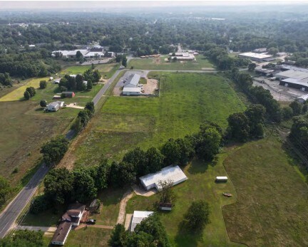 More Photos Of 5595 Collingwood Ave, Kalamazoo Warehouse For Lease