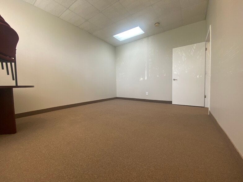 More Photos Of 1 Corporate Center Dr W, Broadview Heights Flex For Sale