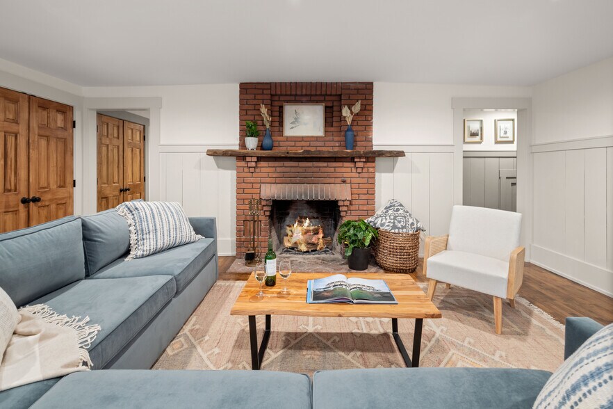 More Photos Of 56 Turner Mill Ln, Stowe Specialty For Sale