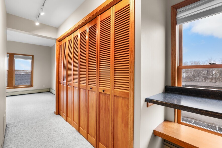 More Photos Of 520 2nd St, Excelsior Funeral Home For Sale