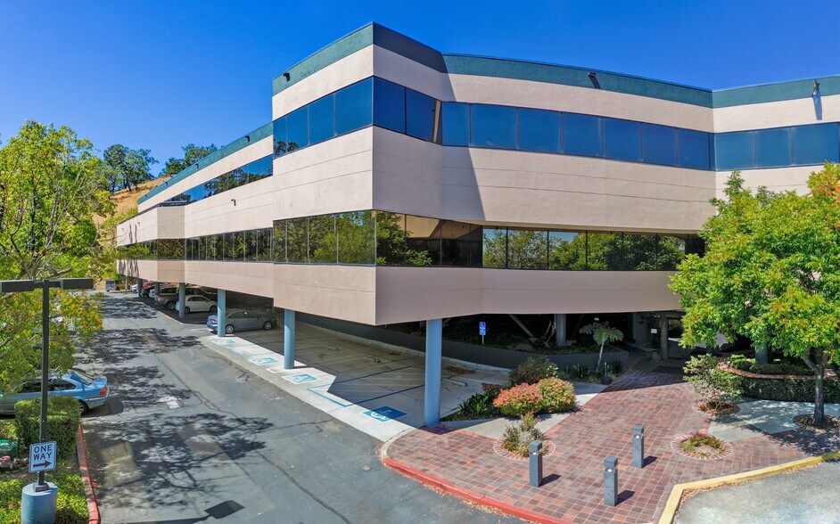 More Photos Of 1401 Los Gamos Rd, San Rafael Office For Lease