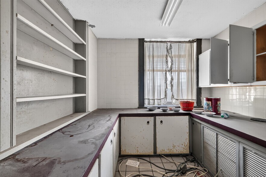 More Photos Of 400 W Main St, Leesburg Serviced Offices For Sale