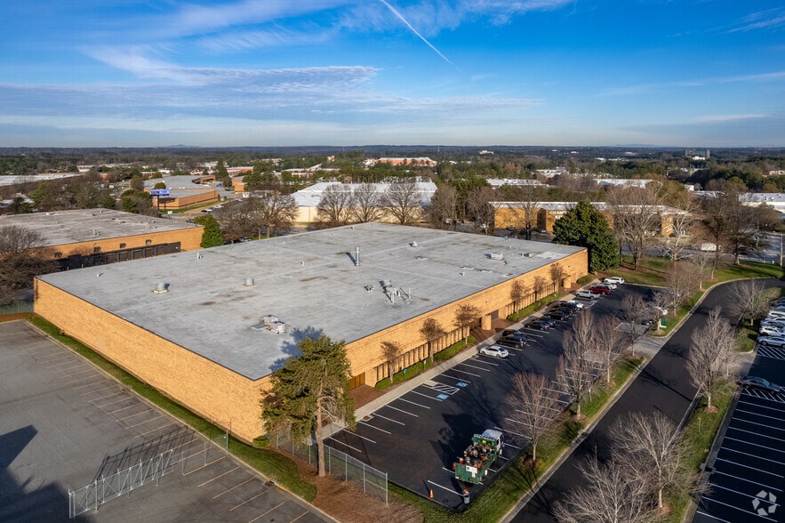 More Photos Of 6580 Jimmy Carter Blvd, Peachtree Corners Distribution For Lease