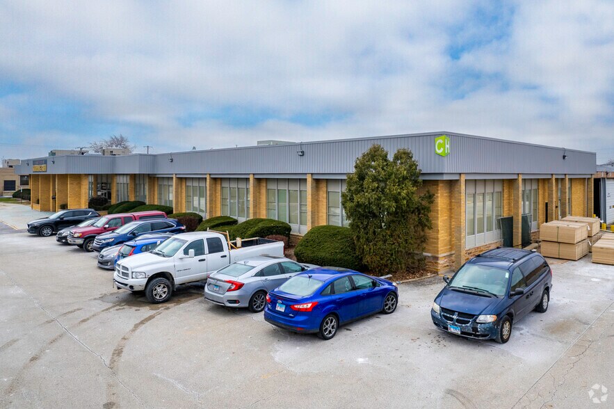 More Photos Of 8220-8290 Austin Ave, Morton Grove Warehouse For Lease