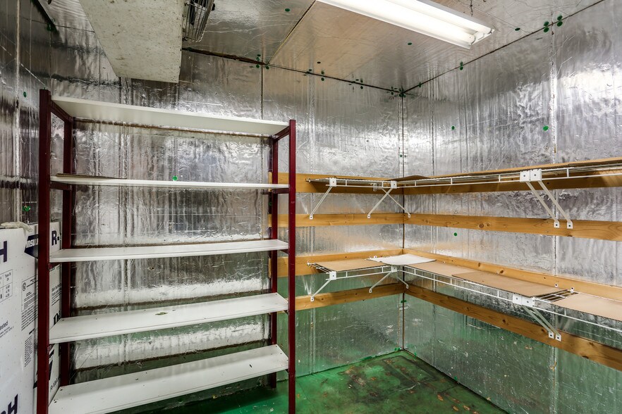 More Photos Of 1055 Laurence Ave, Jackson Freestanding For Sale