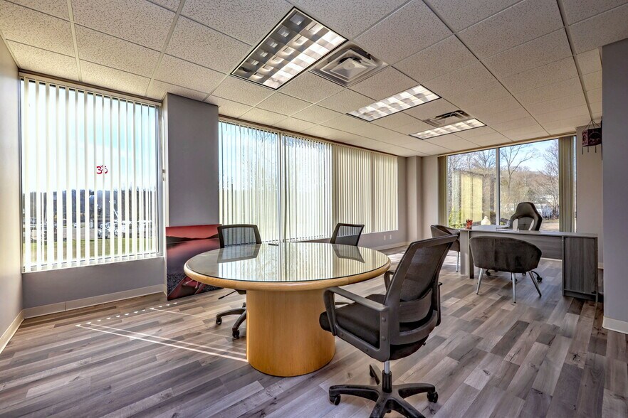 More Photos Of 317 Foxon Rd, East Haven Medical For Lease